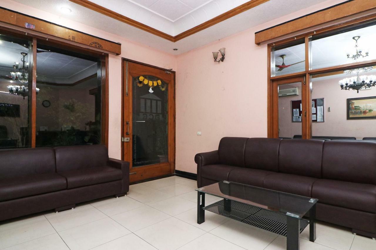 Oyo 24672 Bharat Guest House Delhi  Exterior photo