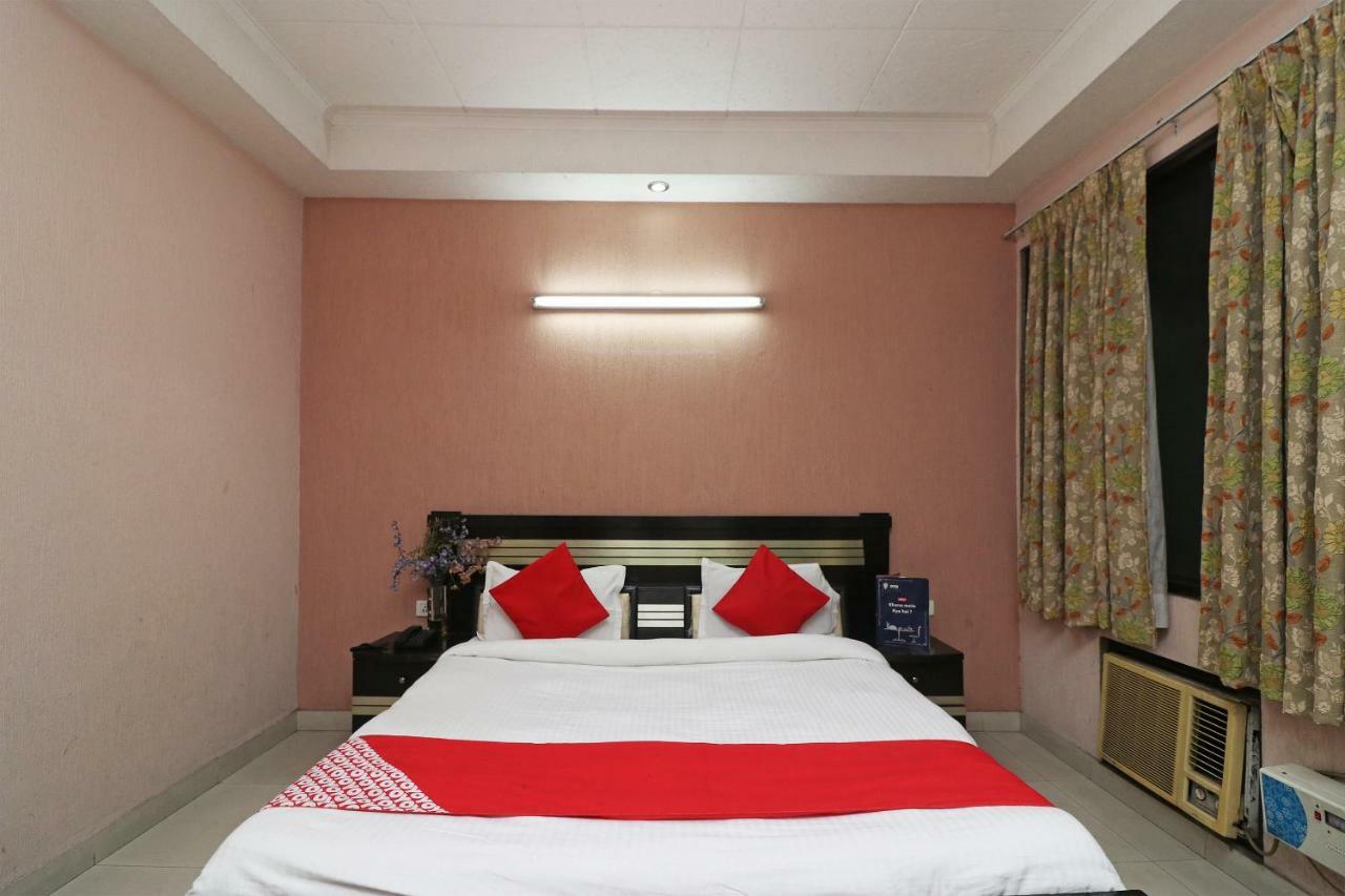 Oyo 24672 Bharat Guest House Delhi  Exterior photo