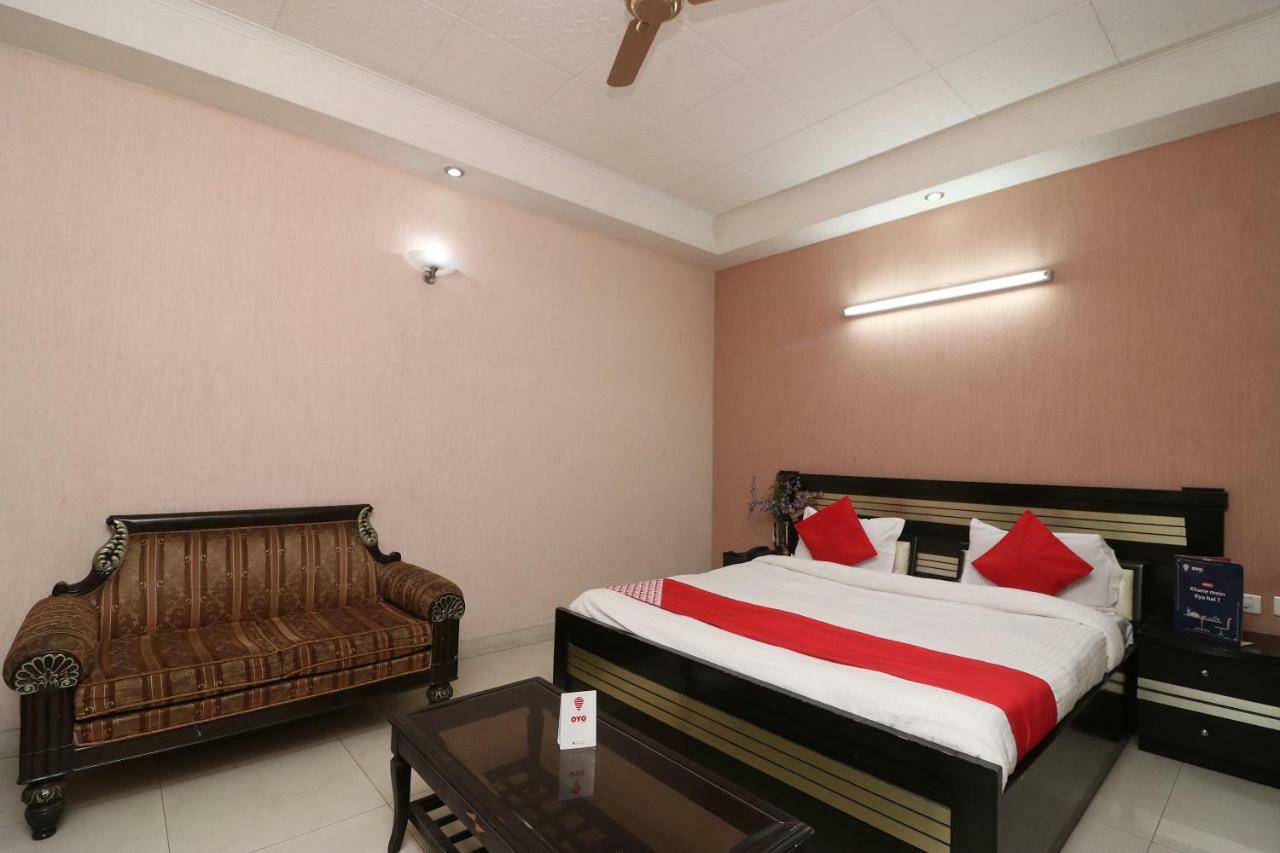Oyo 24672 Bharat Guest House Delhi  Exterior photo