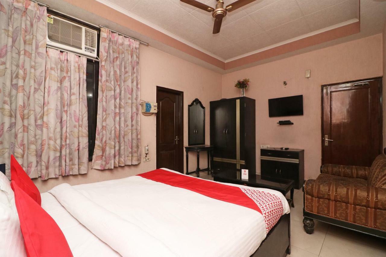 Oyo 24672 Bharat Guest House Delhi  Exterior photo